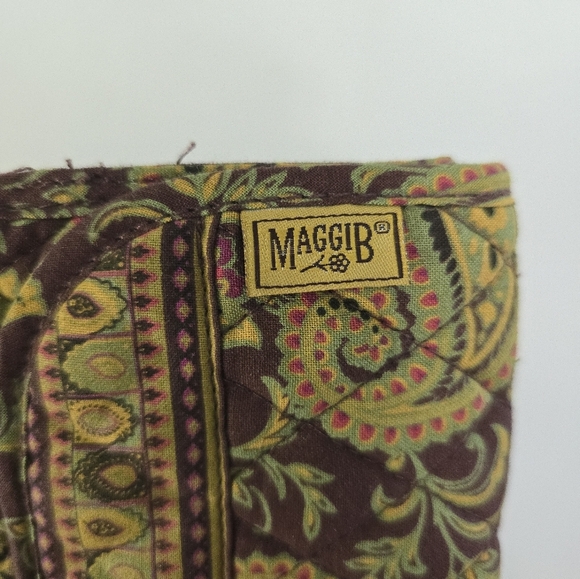 MaggiB Green Floral Paisley Quilt Fabric Large Wallet - Picture 2 of 12